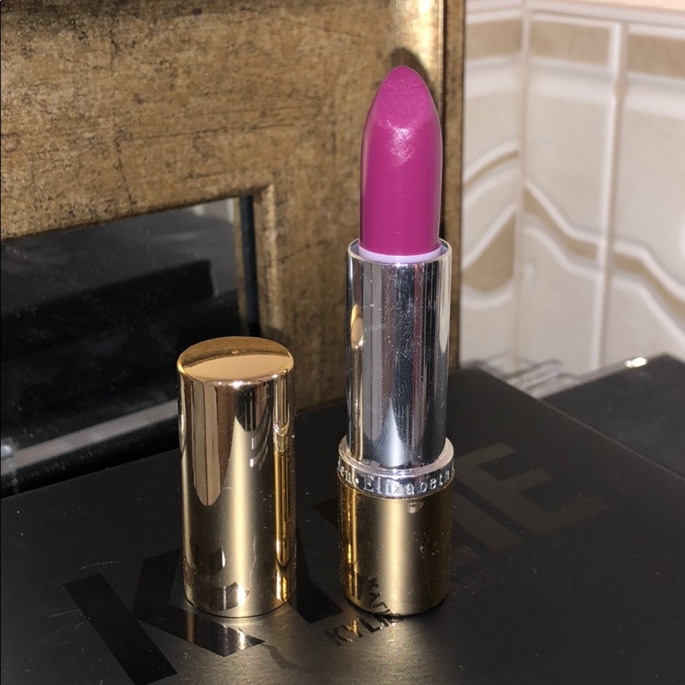 ULTRAVIOLET LIPSTICK • ELIZABETH ARDEN